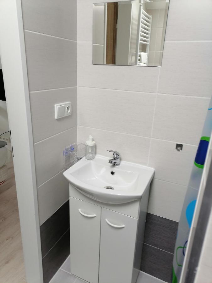 Apartmany Amalia Пиещани Екстериор снимка