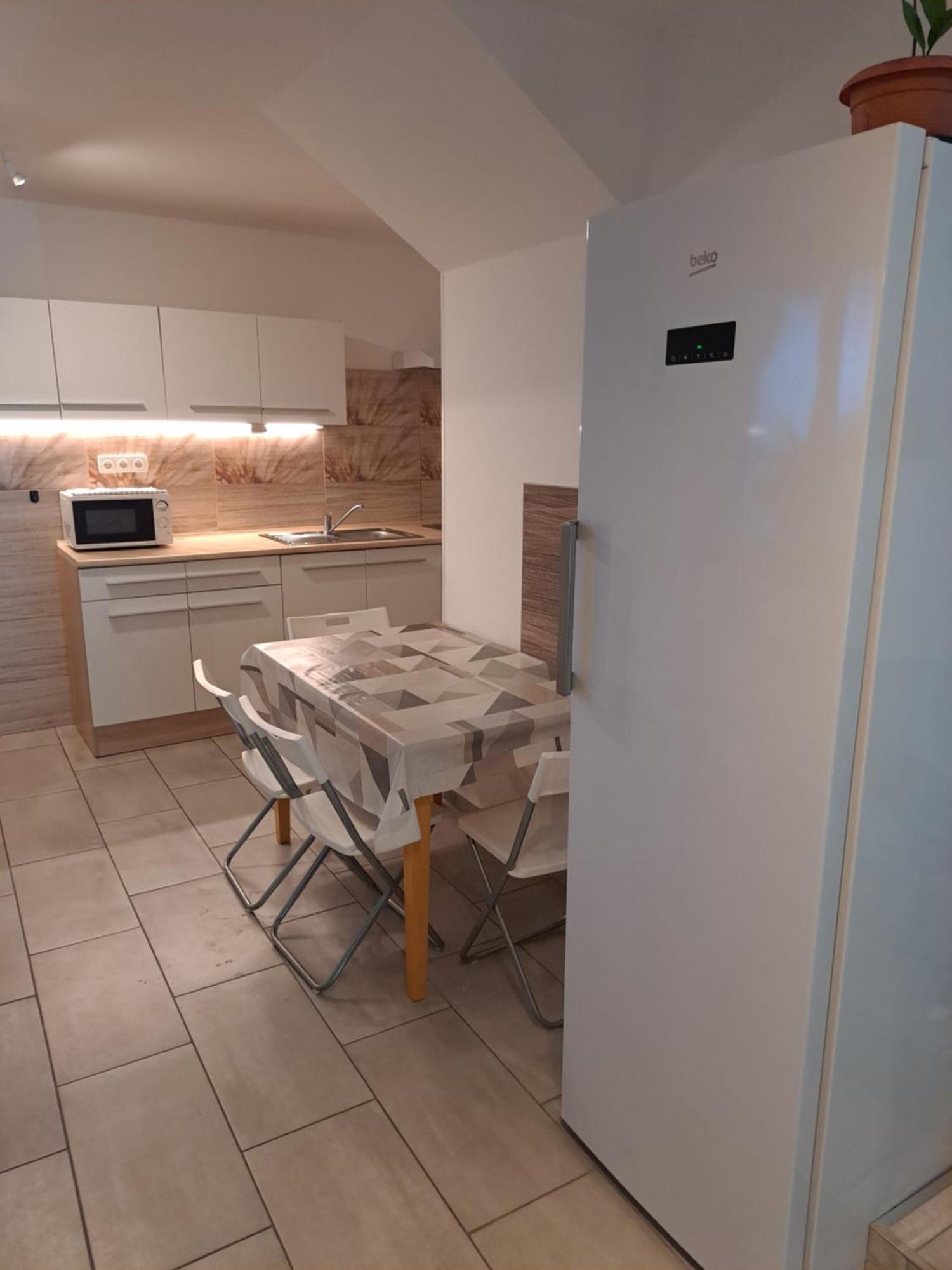 Apartmany Amalia Пиещани Екстериор снимка
