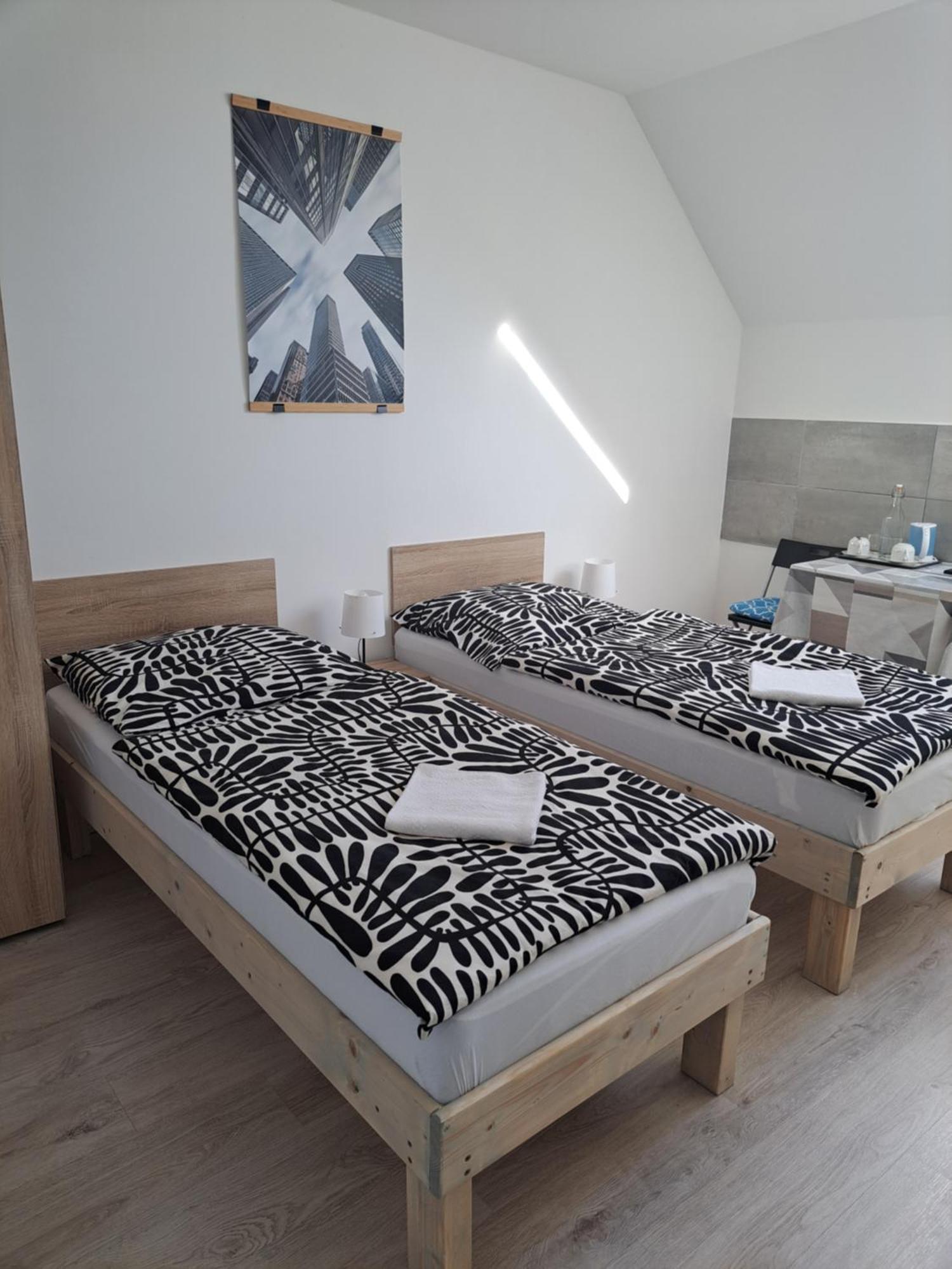 Apartmany Amalia Пиещани Екстериор снимка