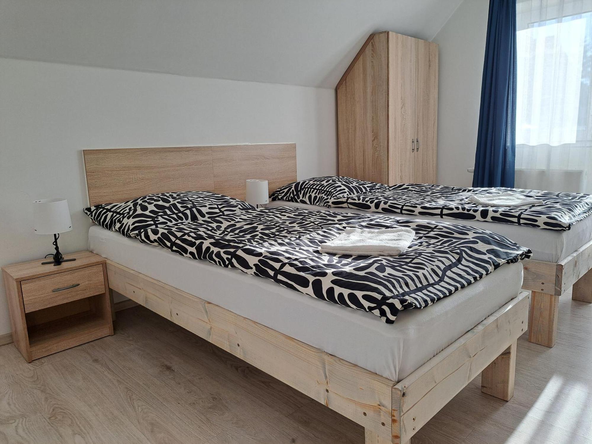 Apartmany Amalia Пиещани Екстериор снимка